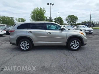 2014 Toyota Highlander LE – miniatura 5