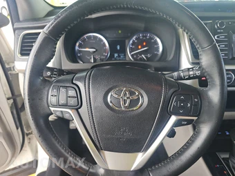 2014 Toyota Highlander LE Plus – miniatura 10