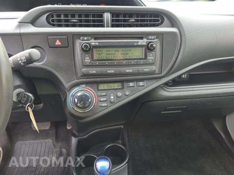 2014 Toyota Prius c One – miniatura 10