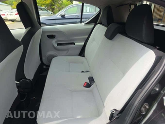 2014 Toyota Prius c One – miniatura 13