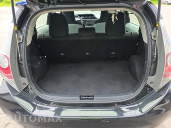 2014 Toyota Prius c One – miniatura 14