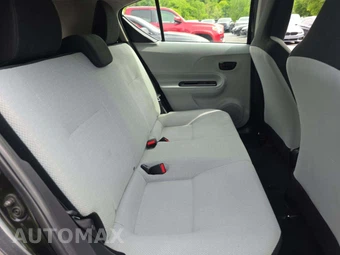 2014 Toyota Prius c One – miniatura 16