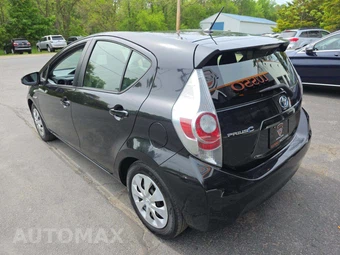2014 Toyota Prius c One – miniatura 2