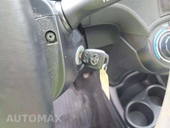 2014 Toyota Prius c One – miniatura 8
