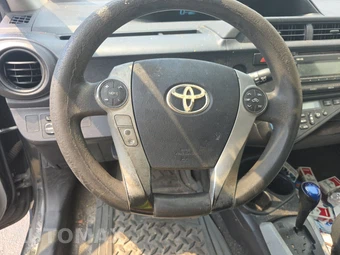 2014 Toyota Prius c One – miniatura 10