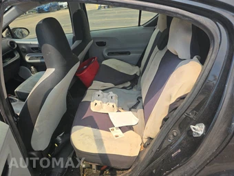 2014 Toyota Prius c One – miniatura 13