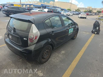 2014 Toyota Prius c One – miniatura 4