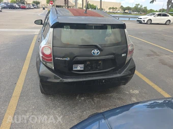 2014 Toyota Prius c One – miniatura 5