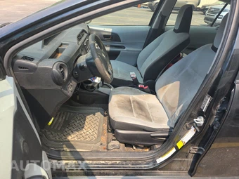 2014 Toyota Prius c One – miniatura 7
