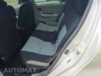 2014 Toyota Prius c Three – miniatura 13