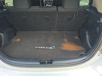 2014 Toyota Prius c Three – miniatura 16