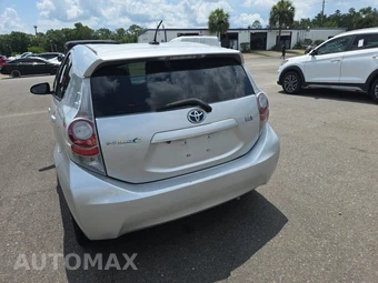 2014 Toyota Prius c Three – miniatura 5