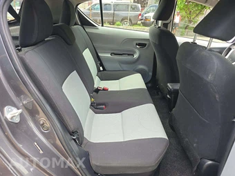 2014 Toyota Prius c Two – miniatura 16