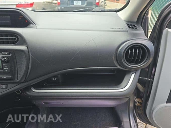 2014 Toyota Prius c Two – miniatura 19