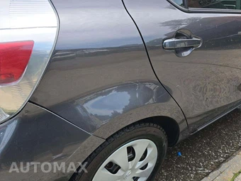 2014 Toyota Prius c Two – miniatura 31