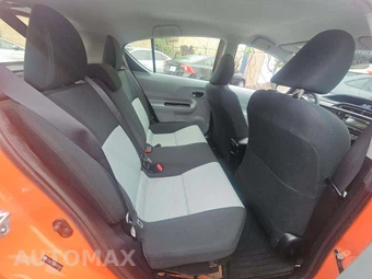2014 Toyota Prius c Two – miniatura 16