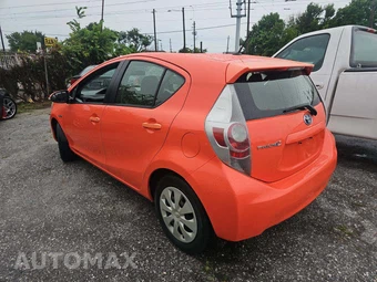2014 Toyota Prius c Two – miniatura 4