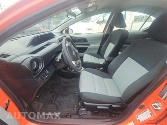 2014 Toyota Prius c Two – miniatura 6
