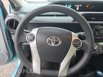 2014 Toyota Prius c Two – miniatura 10
