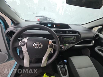 2014 Toyota Prius c Two – miniatura 11