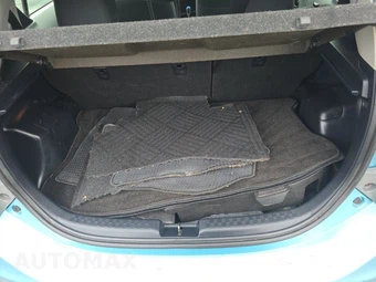 2014 Toyota Prius c Two – miniatura 16