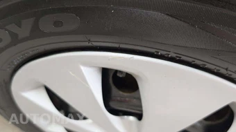 2014 Toyota Prius c Two – miniatura 19