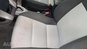 2014 Toyota Prius c Two – miniatura 31