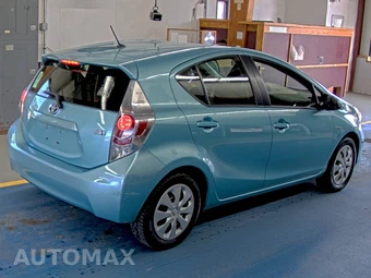 2014 Toyota Prius c Two – miniatura 4