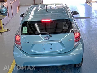 2014 Toyota Prius c Two – miniatura 5
