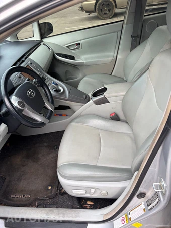 2014 Toyota Prius Four – miniatura 12