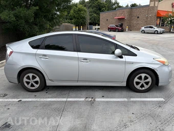 2014 Toyota Prius Four – miniatura 3