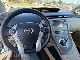 2014 Toyota Prius Four - miniatura 6