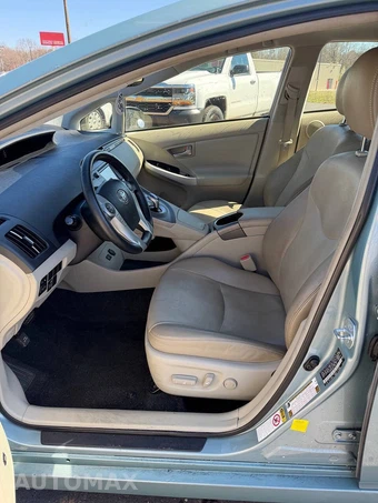 2014 Toyota Prius Four - miniatura 8