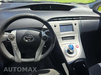 2014 Toyota Prius Three – miniatura 10