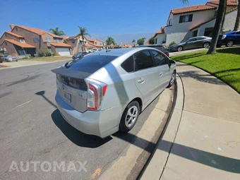 2014 Toyota Prius Three – miniatura 3