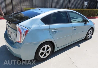 2014 Toyota Prius Two - miniatura 3