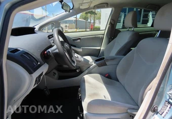 2014 Toyota Prius Two - miniatura 9