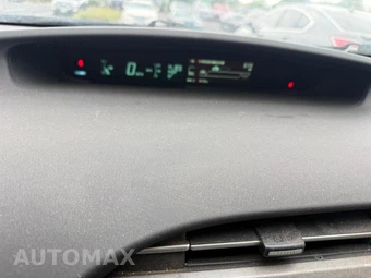 2014 Toyota Prius Two - miniatura 14