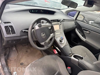 2014 Toyota Prius Two - miniatura 17