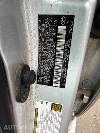 2014 Toyota Prius Two - miniatura 18