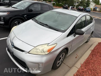 2014 Toyota Prius Two - miniatura 3