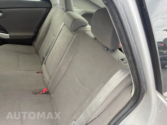 2014 Toyota Prius Two - miniatura 9