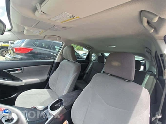 2014 Toyota Prius Two - miniatura 11