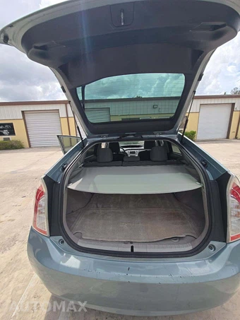 2014 Toyota Prius Two - miniatura 14