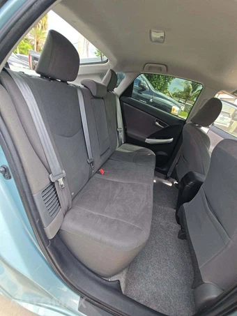 2014 Toyota Prius Two - miniatura 16