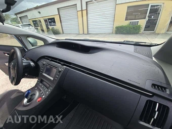 2014 Toyota Prius Two - miniatura 19