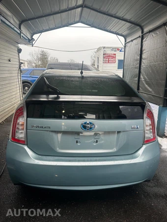 2014 Toyota Prius Two - miniatura 7