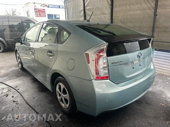 2014 Toyota Prius Two - miniatura 8