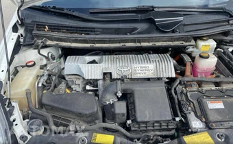 2014 Toyota Prius Two - miniatura 23