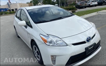 2014 Toyota Prius Two - miniatura 3